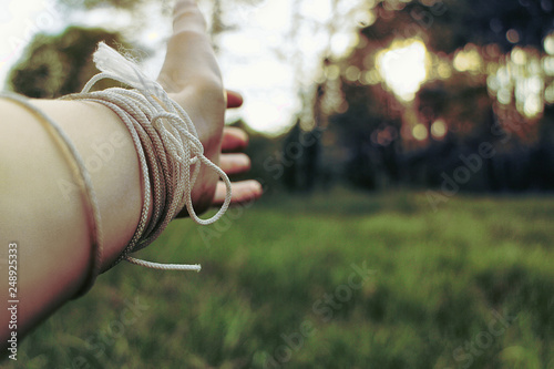  knotted arm