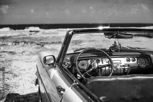 Photography old auto in cuba