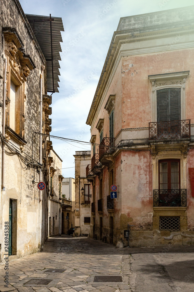 small street in an italia