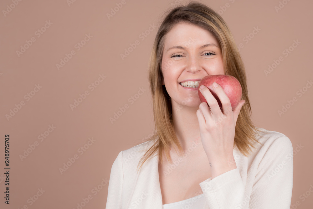 girl with an apple
