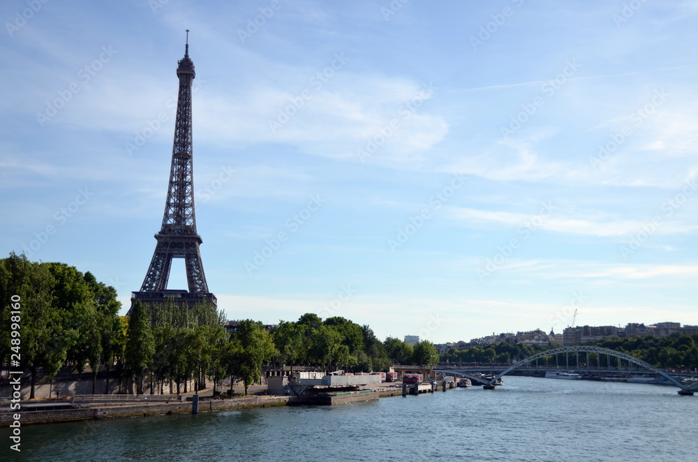 Fototapeta premium eiffel tower in paris