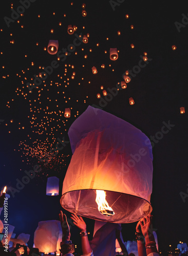 Mass Yee Peng Lantern Release, Chiang Mai, Thailand photo