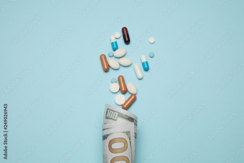 Φωτογραφία Medicines and money. The cost of treatment and medical insurance.