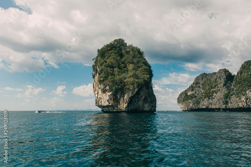 Phi Phi archipelago, a group of islands in the Andaman Sea in Thailand, without a doubt the most beautiful in the world, attracts millions of tourists