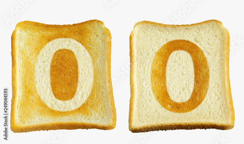 トーストに白い大文字のOと白いパンに大文字のOの焼き目が入った2枚のパン