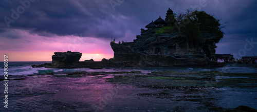 タナロット寺院と夕日 photo