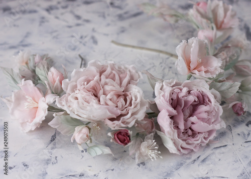 Fototapeta Naklejka Na Ścianę i Meble -  Pink silk flower wedding wreath on white background