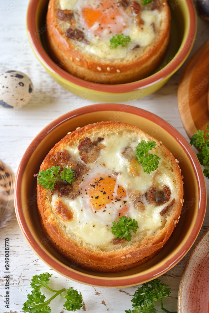 Baked egg in bun Baked egg in bun