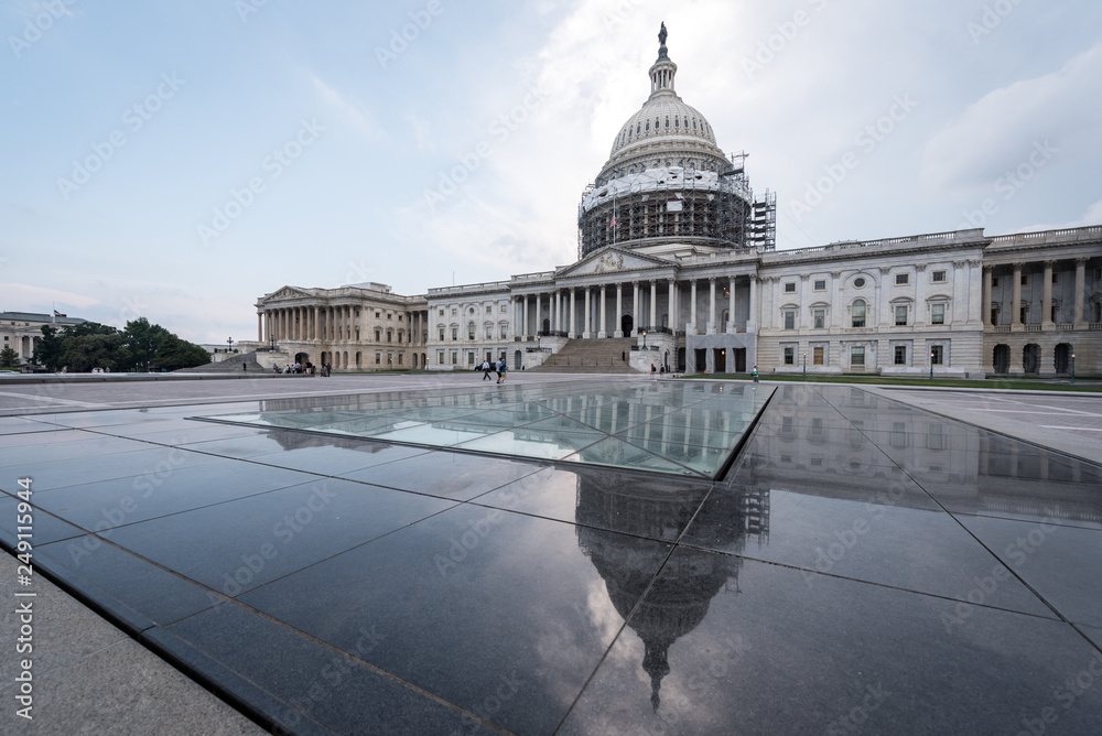 Fototapeta premium The Capitol Building, Washington DC undergoing repairs circa 2016