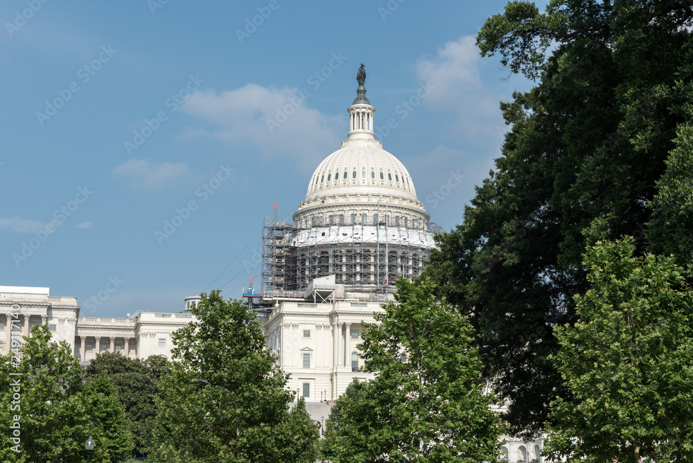 Naklejka premium The Capitol Building, Washington DC undergoing repairs circa 2016
