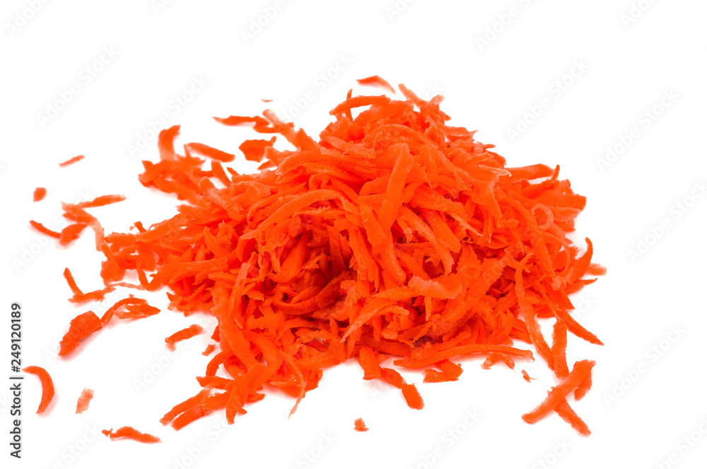 Naklejka premium Grated carrots isolated on white background