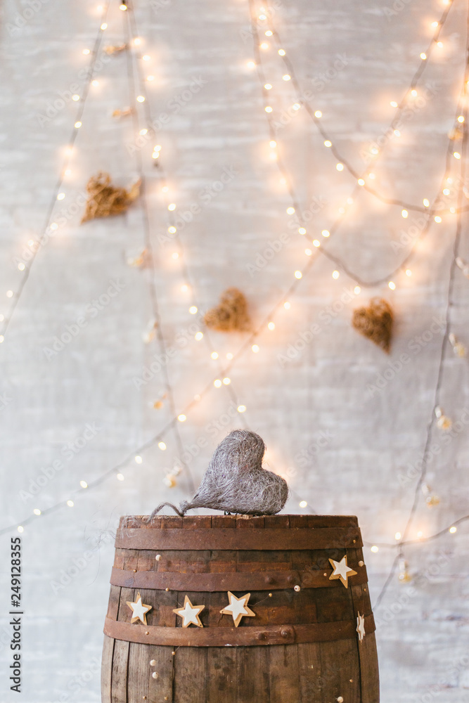Obraz premium old wooden barrel with vintage decoration and a heart 