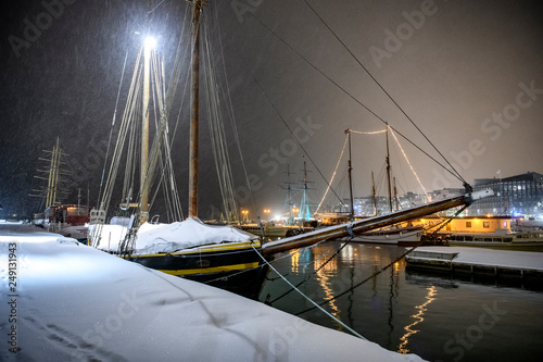 Fototapeta Naklejka Na Ścianę i Meble -  Parking yachts in night winter Oslo , Norway. 28-01-2019