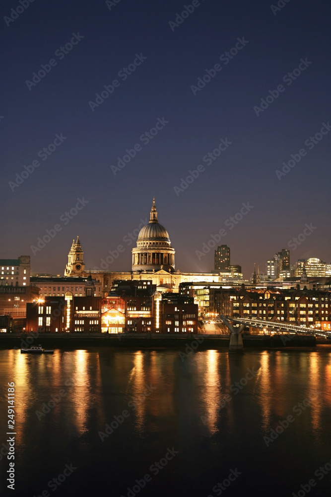 Night view of St Paul's Cathedral and Millennium Bridge