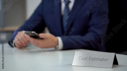 Corporate cost estimator using mobile phone for communication with investors