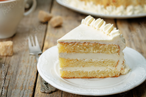 Photo Sponge cake with butter cream