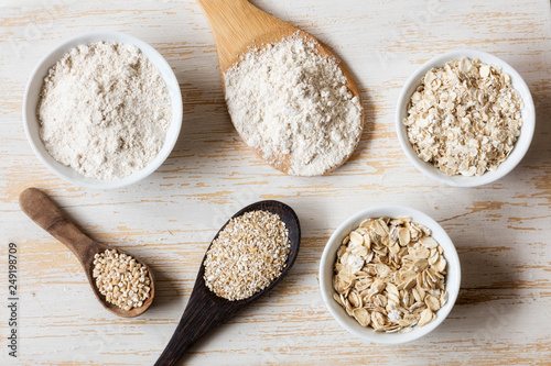 Two variations of oat flakes, oat bran, oatmeal and steel-cut oats