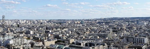 Panorama picture overview of the sea of ​​houses of Paris, urban life in a narrow space, view to the east. © Gerfried