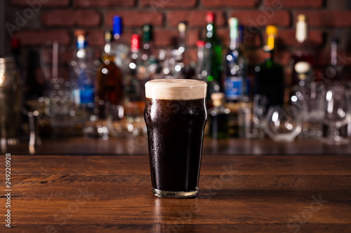 Fotografía Refreshing Dark Stout Craft Beer
