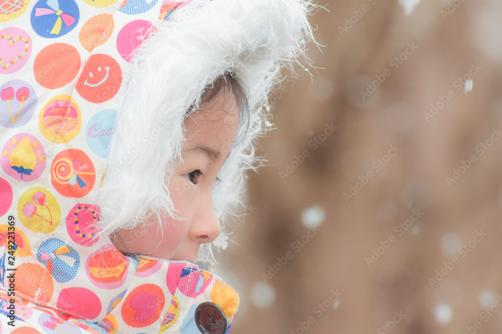 雪の日の女の子 雪の日の女の子