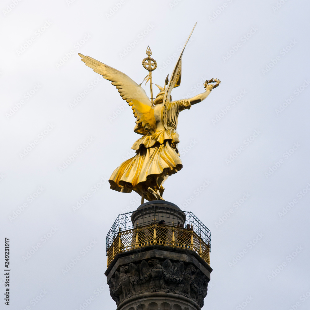 Fototapeta premium 戦勝記念塔のビクトリア像／Siegessäule, Berlin ,Germany