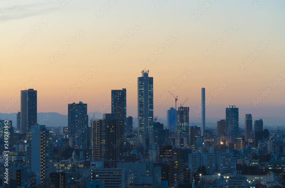 東京風景　トワイライト　池袋
