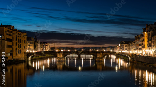 ponte vecchio at night