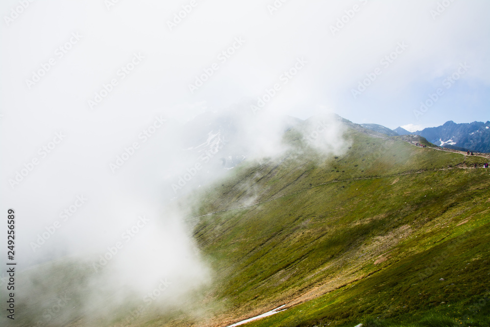 chmury na górami, Tatry, Polska