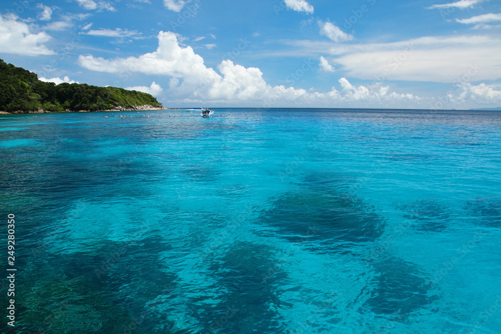 Fototapeta premium Andaman sea at phuket Thailand