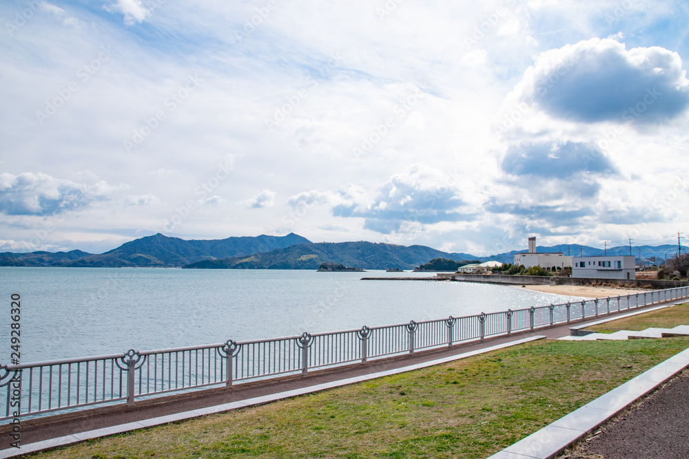 Obraz premium 多々羅しまなみ公園からの風景 The ocean and islands view from Tatara Shimanami Park in Omishima island, Imabari city, Ehime pref. Japan.