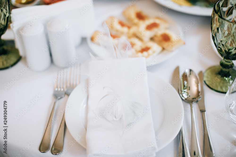 festive table setting festive table setting