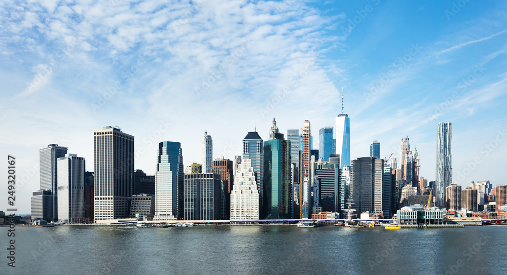 Naklejka premium Manhattan Skyline From Hudson River