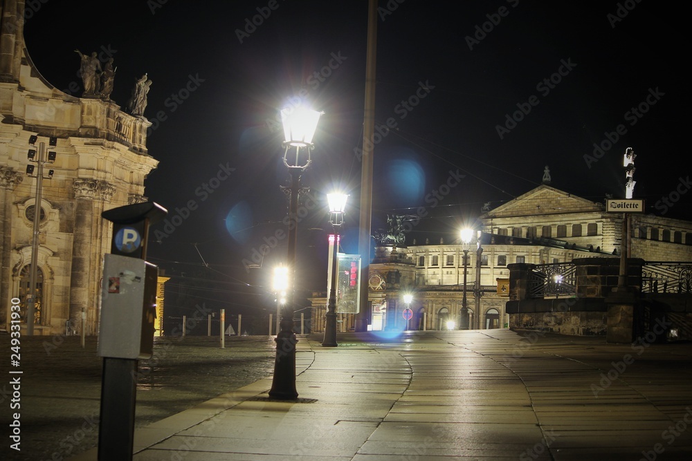 Fototapeta premium Dresden Parkplätze Nacht