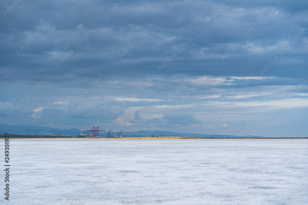 Fototapeta premium Limassol salt lake landscape