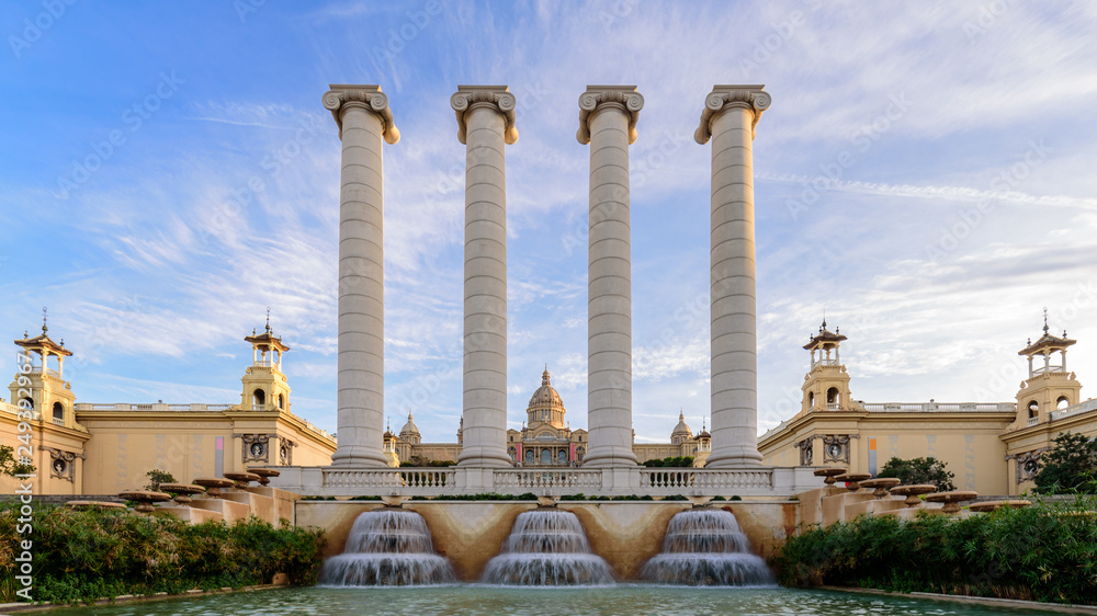 Fototapeta premium Magischer Brunnen in Barcelona