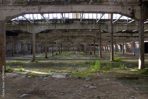 fabbrica abbandonata