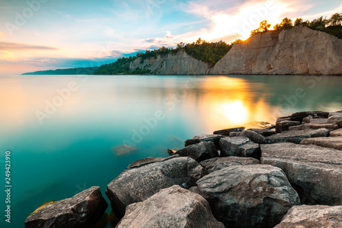 Toronto, Scenic Scarborough Bluffs facing Ontario lake shore 