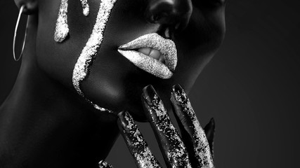 Canvas schilderij Fashion lippen Artistiek modeportret in zwart-wit  © Alena Gerasimova