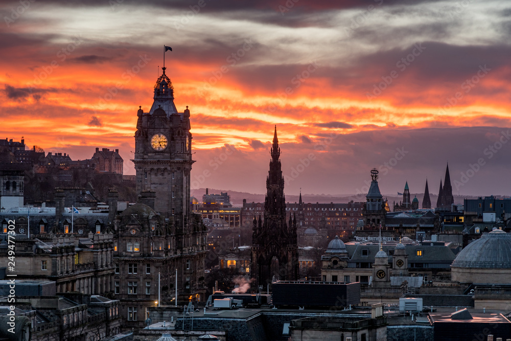 cityscape of Edinburgh at sunset