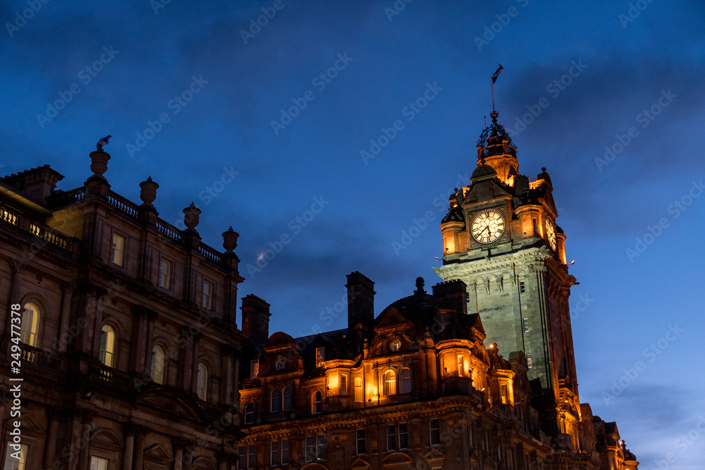 Fototapeta premium The Balmoral at blue hour in Edinburgh