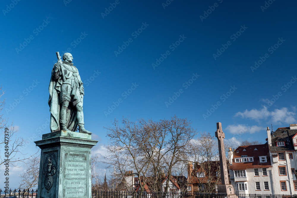 Fototapeta premium Statue at Edinburgh Castle