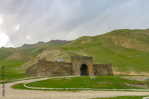 Tash Rabat Caravanserai 01 photo