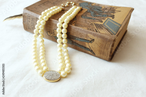 antique pearl necklace jewelry retro style