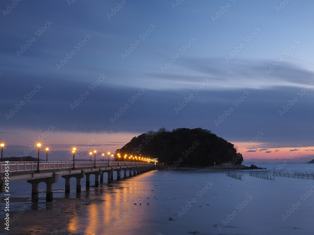 Obraz premium 蒲郡 夕暮れの竹島と三河湾3