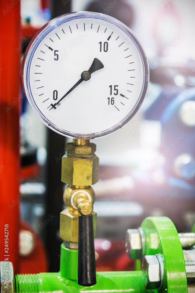 pressure gauge for measuring installed in water or gas systems