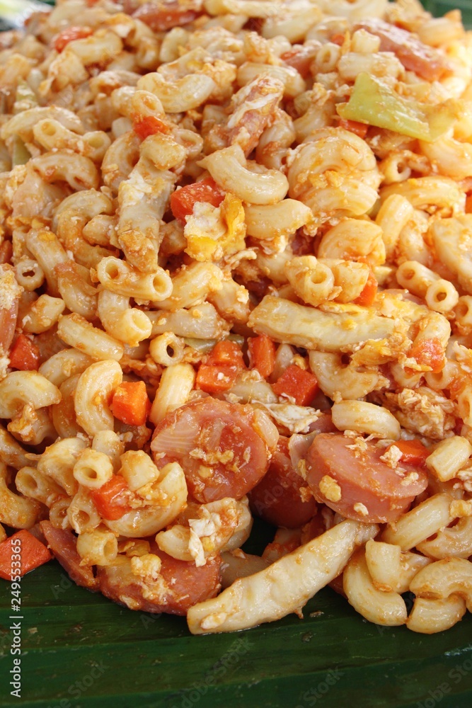 Pasta with pork and vegetables is delicious