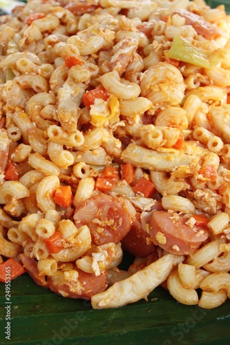 Pasta with pork and vegetables is delicious