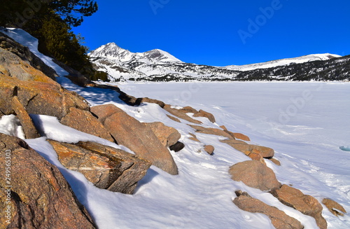 Bouillouses, le lac sous la glace photo