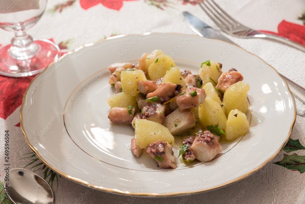 Octopus with potatoes Octopus with potatoes