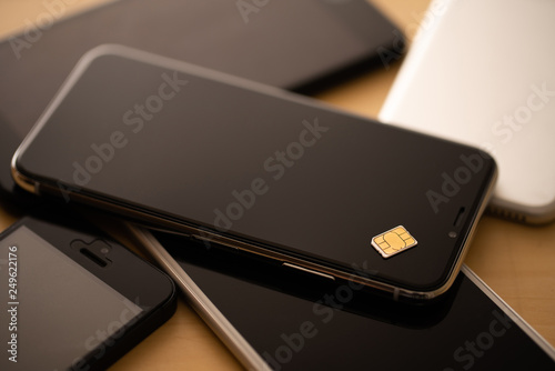 Plakat 携帯電話とsimカードのイメージ